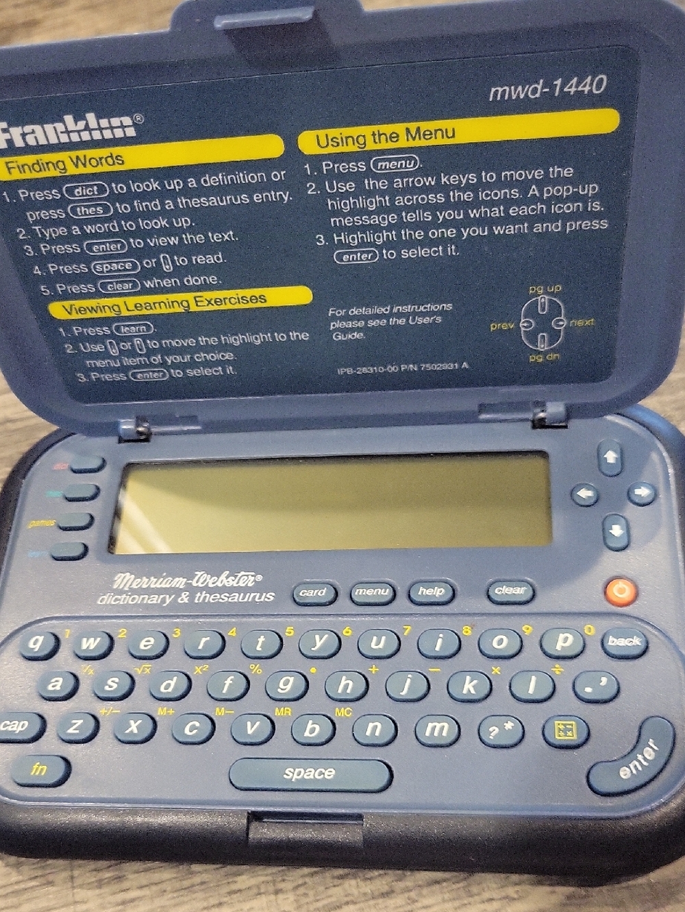 5 For 25.00/Merriam - Webster  Dictionary & Thesaurus By Franklin.Electronic/GUC
